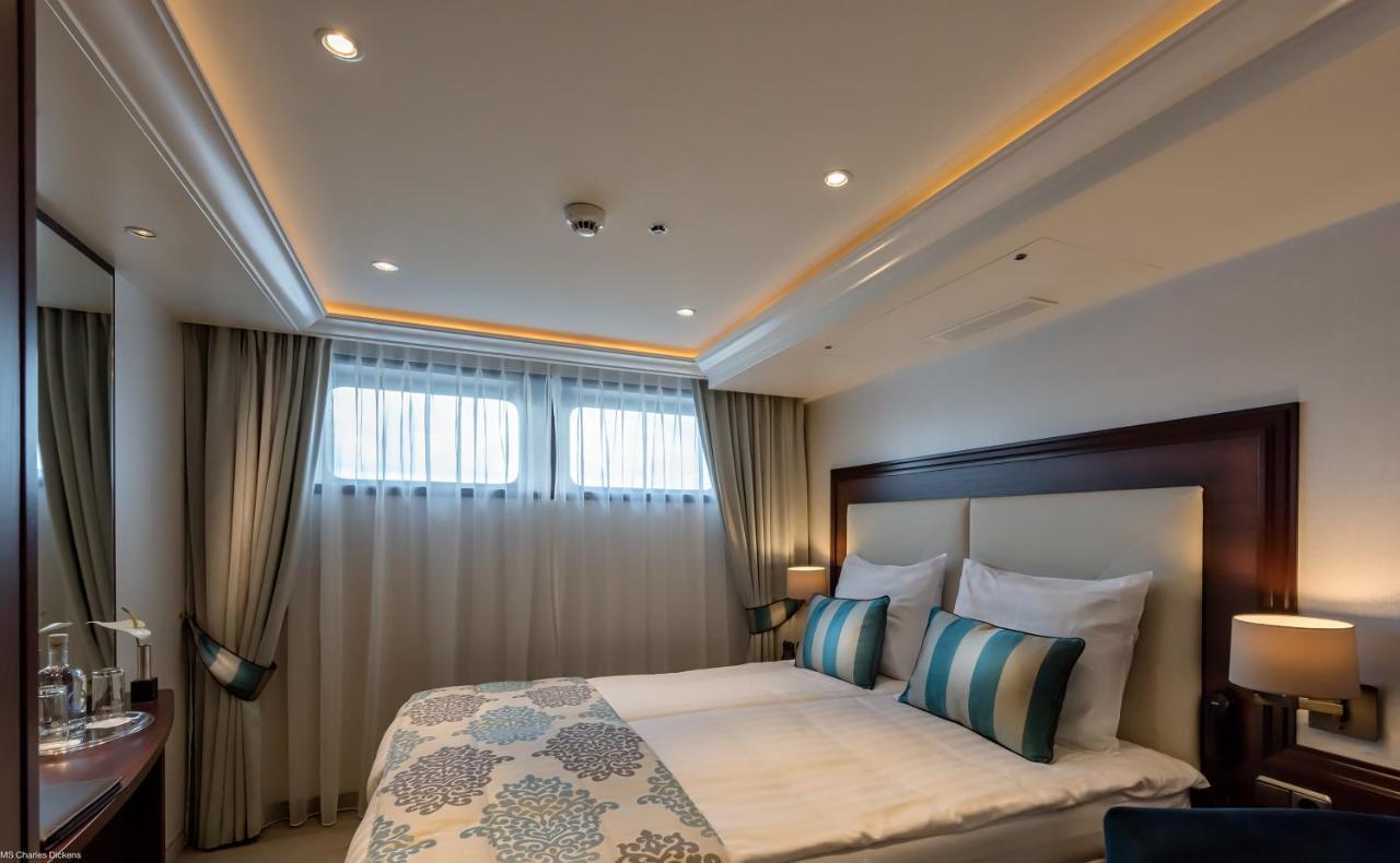 Select Ms Charles Dickens Neuss Hotel Luaran gambar