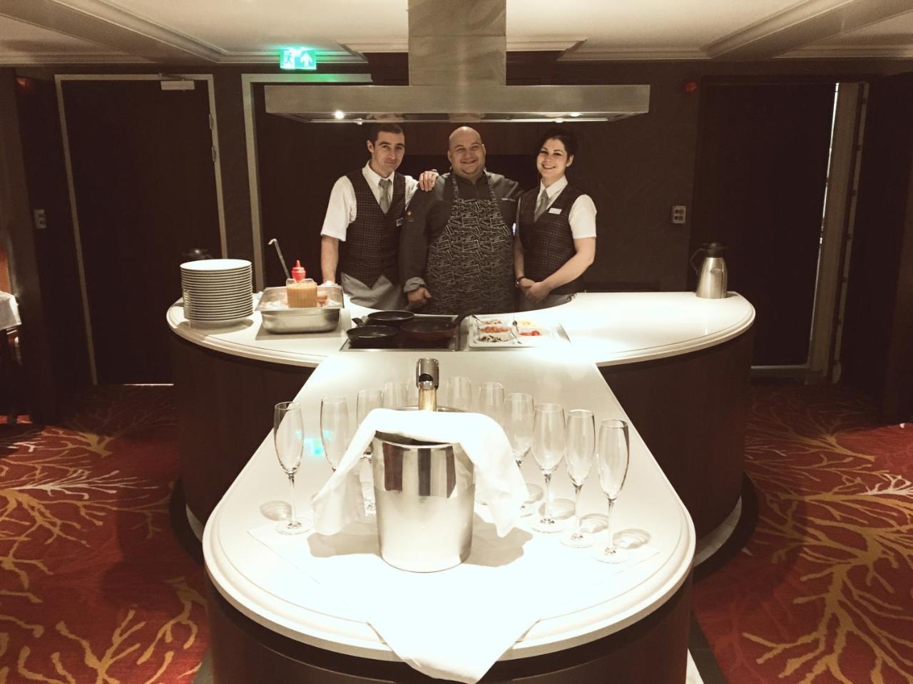 Select Ms Charles Dickens Neuss Hotel Luaran gambar
